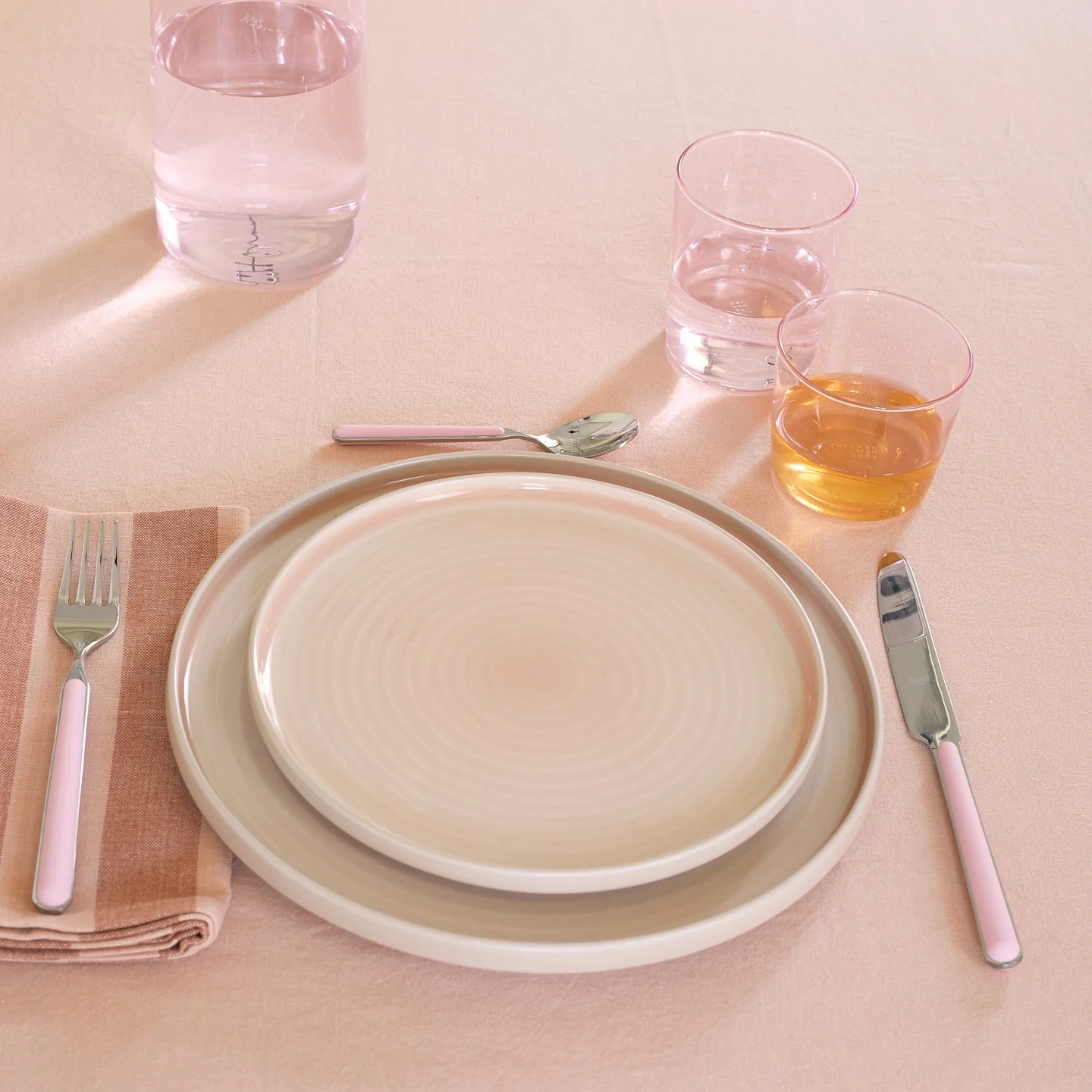 Essential Glassware, Set of 4 - Blush - Image 3