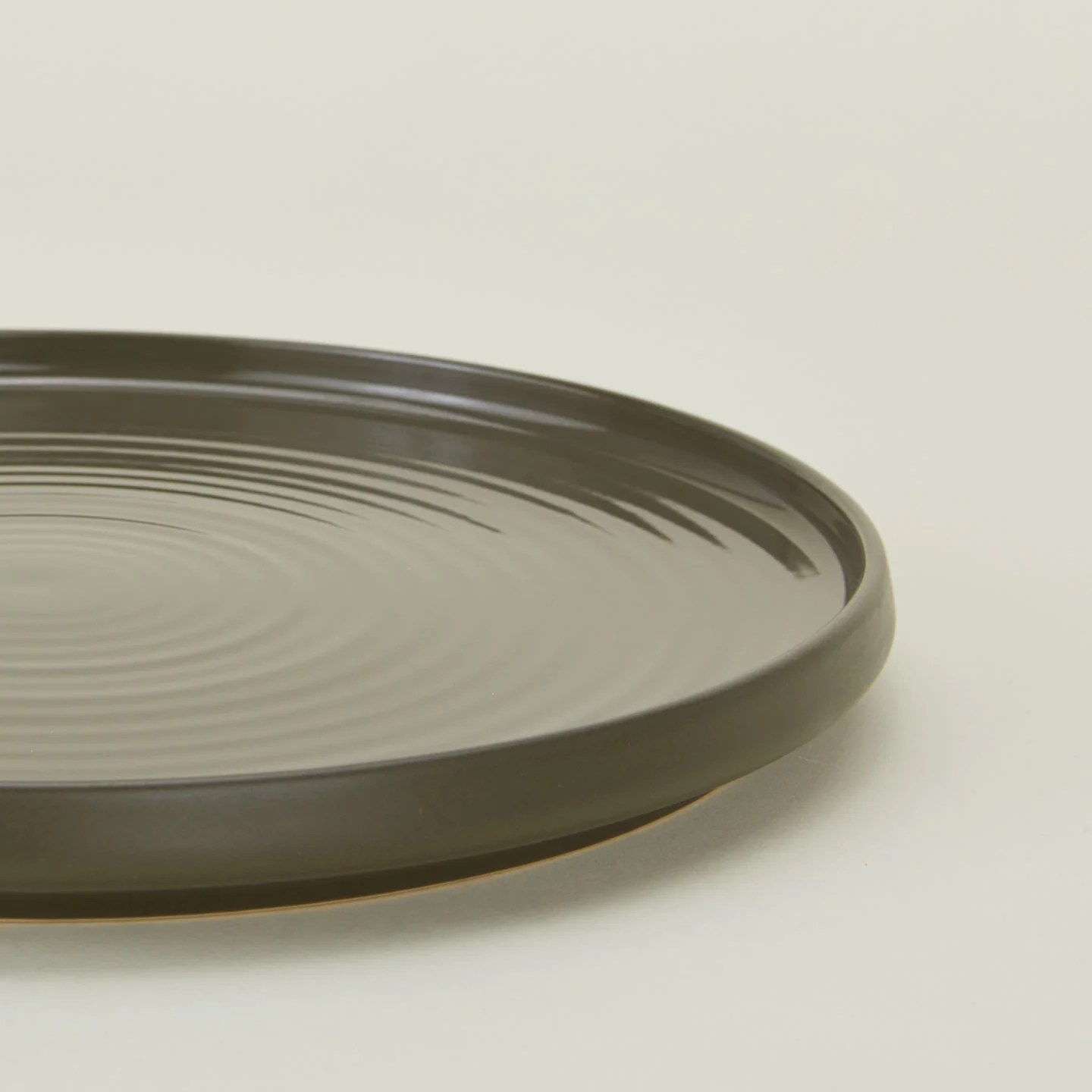 Essential Salad Plate, Set of 4 - Olive - Image 3