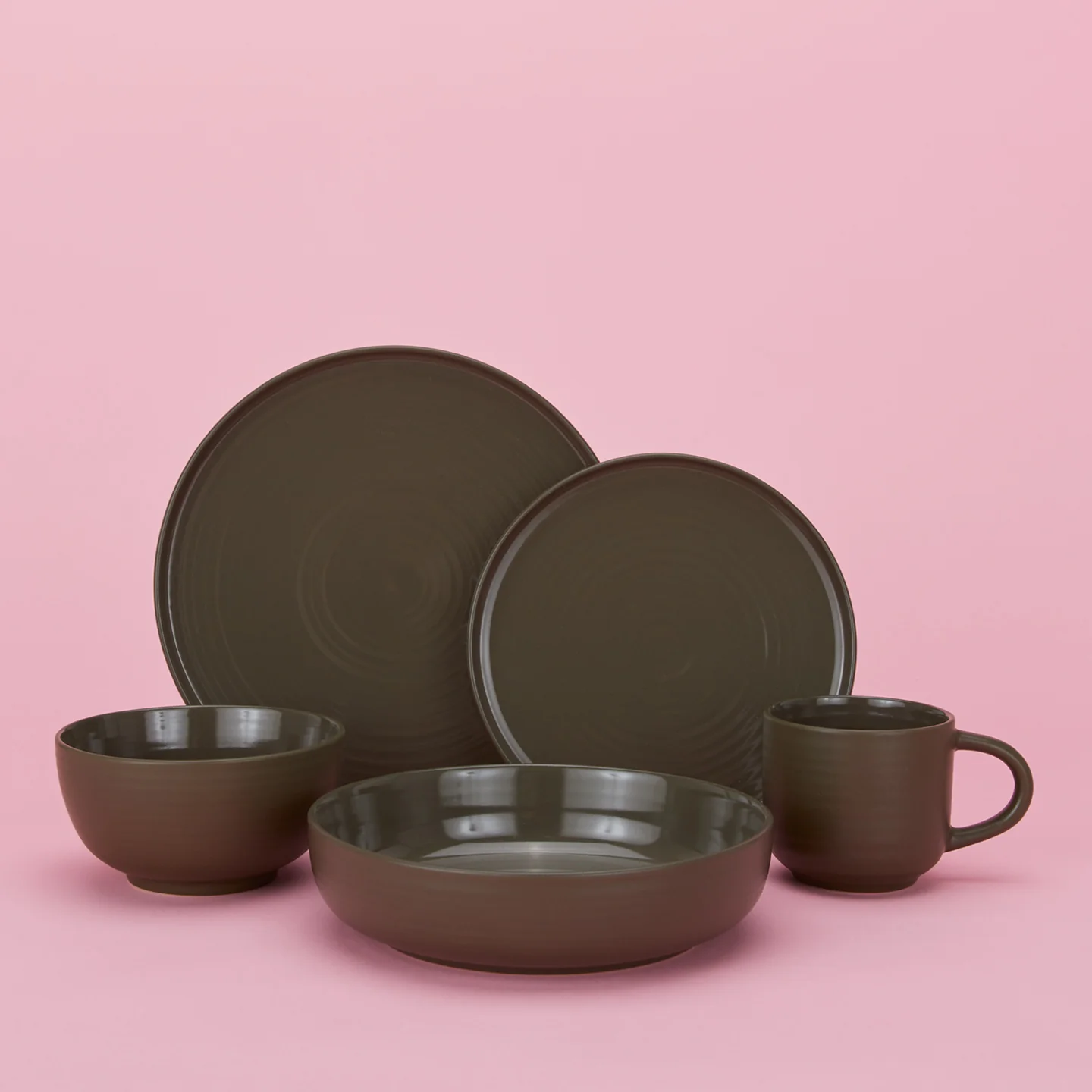 Essential Salad Plate, Set of 4 - Olive - Image 5