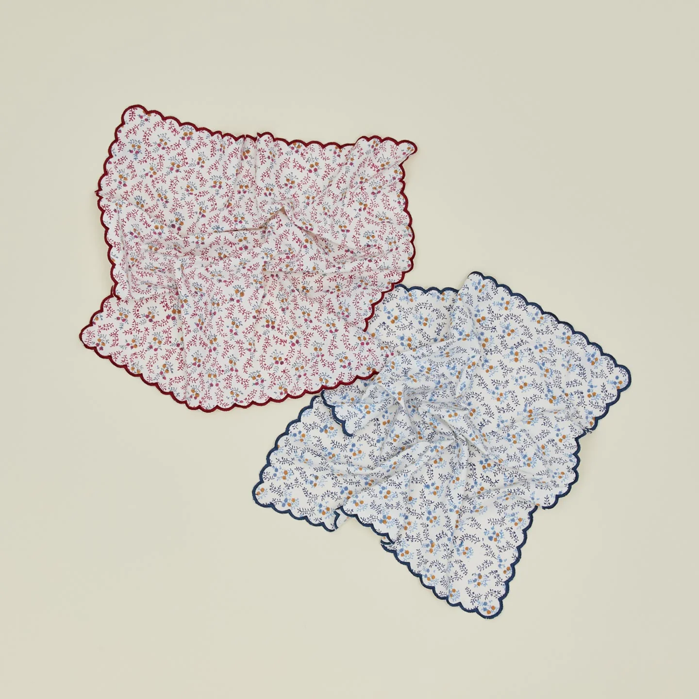 Little Flowers Napkins, Set of 4 - Maroon - Image 4