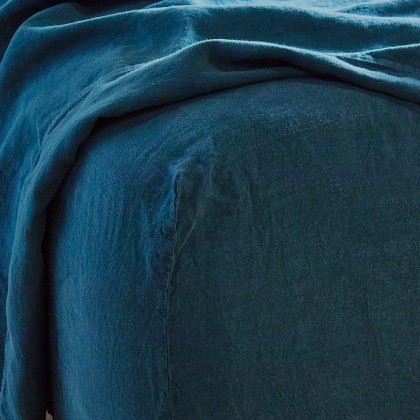 Simple Linen Fitted Sheet - Peacock - Image 5